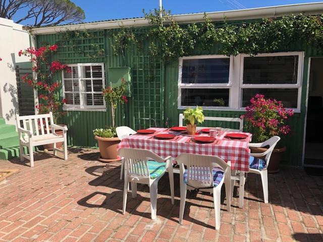 Sherwood Boutique Cottage Cape Town Exterior photo